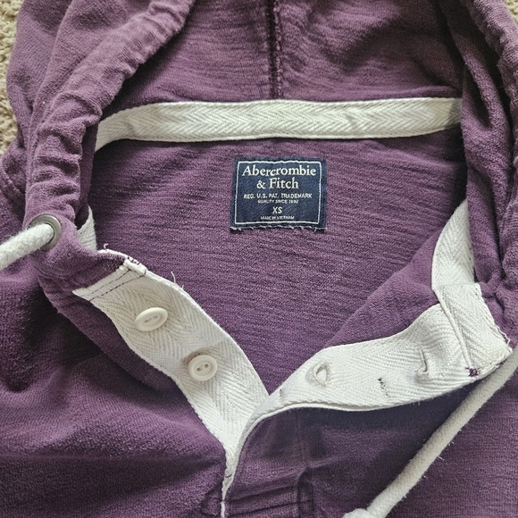 A&F Abercrombie Pullover Sweatshirt Mens Size XS Blue Purple Grey Stripes Button - Picture 3 of 7